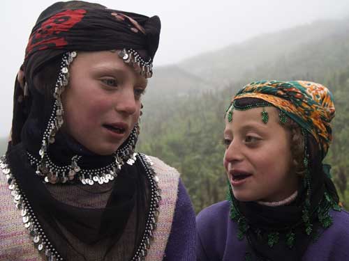 Aynur �ZG�L