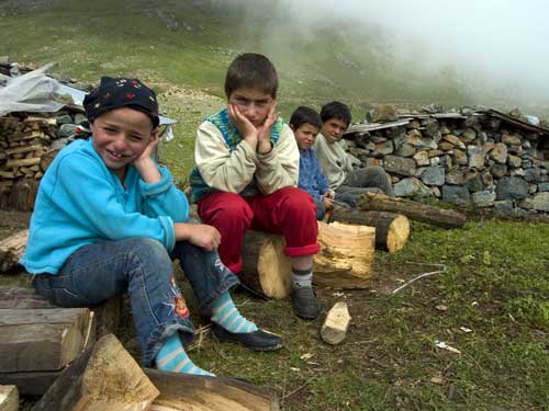 Aynur �ZG�L